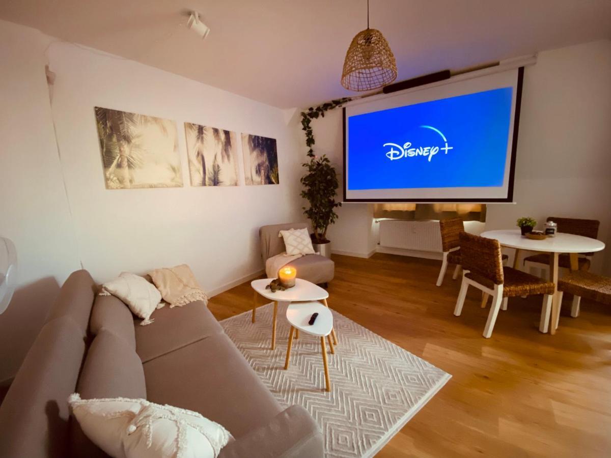 Home Cinema - Balcony - Wi-Fi & Streams Magdeburg Exterior photo